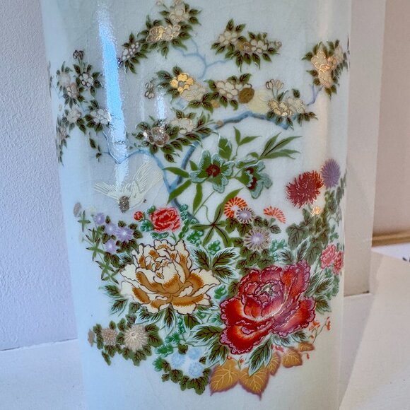 Vintage 1980s Japanese Tall Oval Floral w Gold Vase - Picture 4 of 10